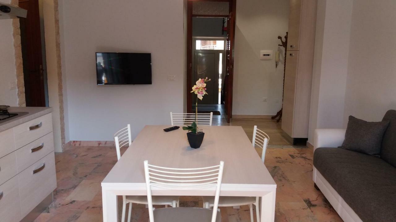 Relax Due Passi Dal Mare Apartment Spadafora Exterior photo